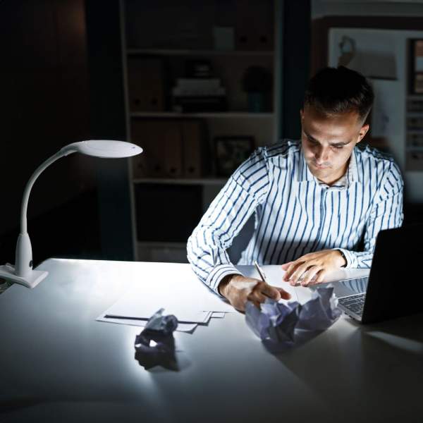 Lampă LED de birou cu lupă - alb